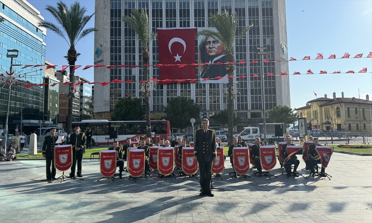 İzmir'de, Ege Ordusu Bölge Bando Komutanlığınca 30 Ağustos Zafer Bayramı kutlamaları kapsamında...