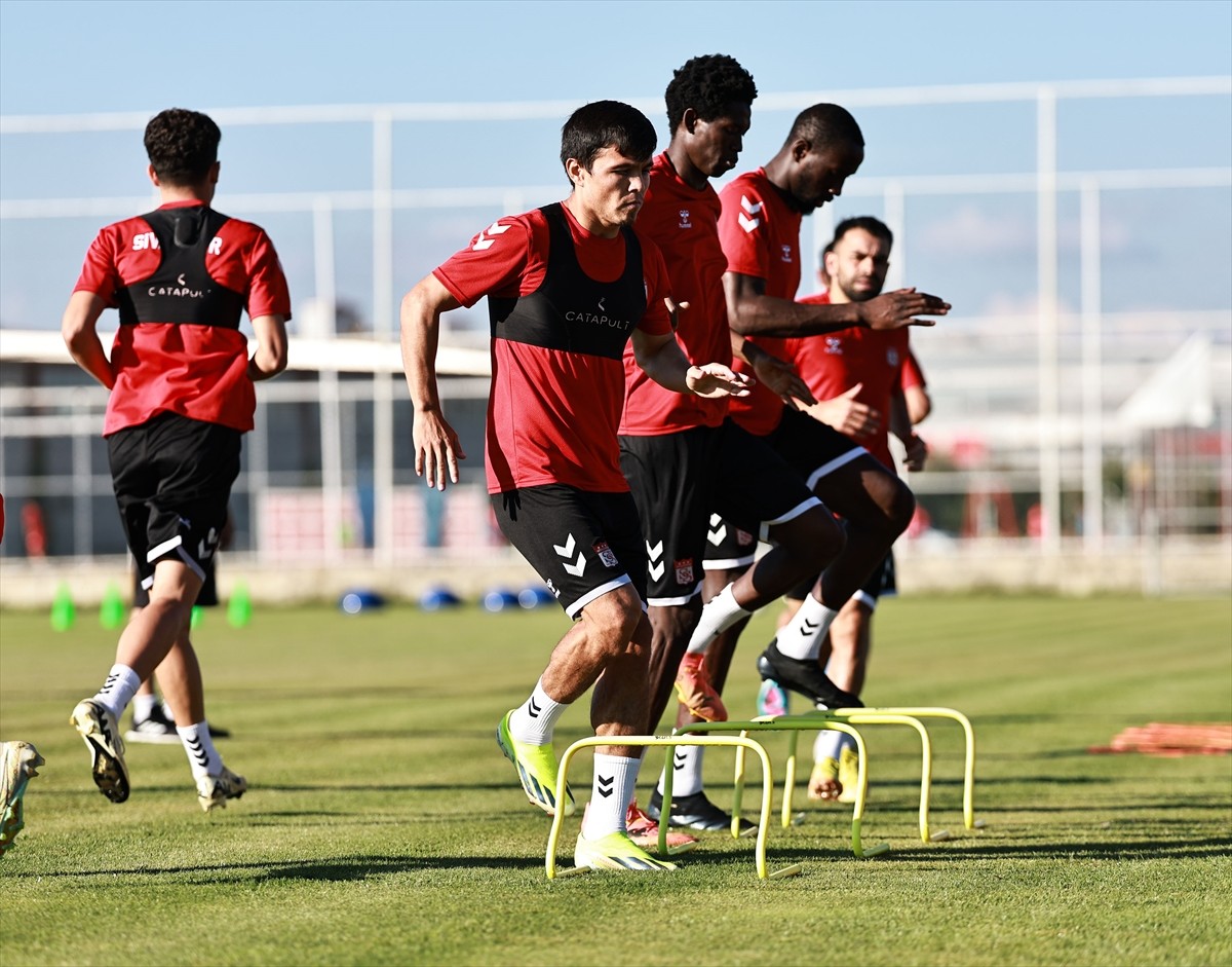 Net Global Sivasspor, Trendyol Süper Lig'in 4. haftasında 1 Eylül Pazar günü deplasmanda Beşiktaş...