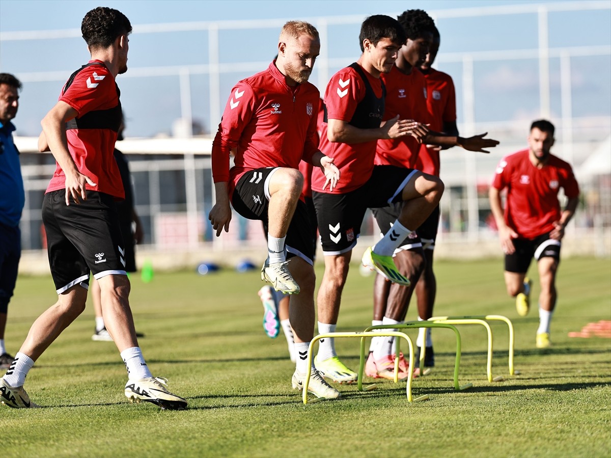 Net Global Sivasspor, Trendyol Süper Lig'in 4. haftasında 1 Eylül Pazar günü deplasmanda Beşiktaş...