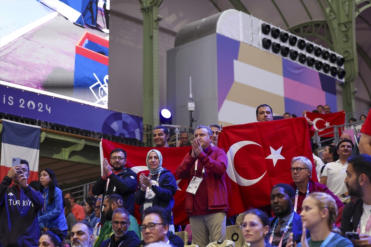 Paris 2024 Paralimpik Oyunları'nda erkekler tekvando K44 - 63 kilo yarı final mücadelesinde milli...