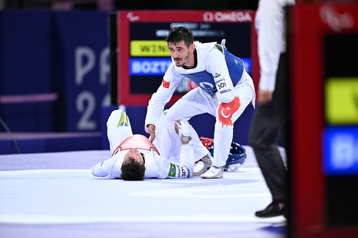 Paris 2024 Paralimpik Oyunları'nda milli tekvandocu Mahmut Bozteke, erkekler K44 63 kiloda finale...