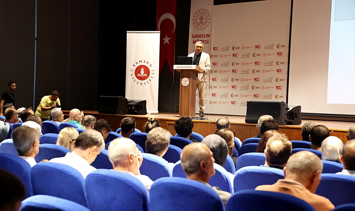 Samsun'da, 30 Ağustos Zafer Bayramı'nın 102'nci yılı dolayısıyla "Türk Milletinin Yeniden...