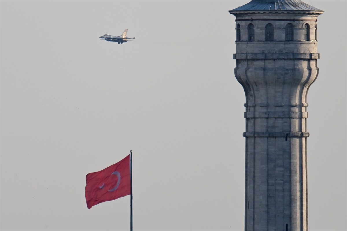 Türk Hava Kuvvetlerinin akrobasi timi SOLOTÜRK, 30 Ağustos Zafer Bayramı kutlamaları kapsamında...