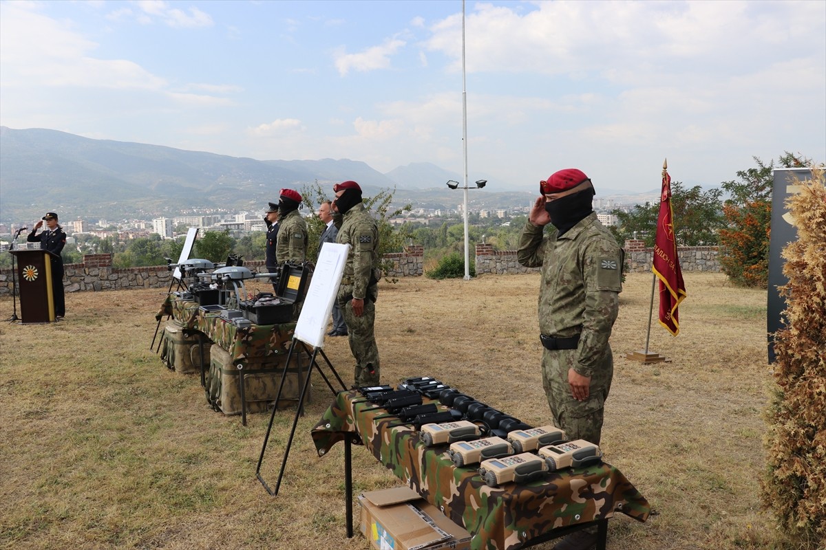 Türkiye Milli Savunma Bakanlığı tarafından Kuzey Makedonya ordusuna askeri ekipman hibe...