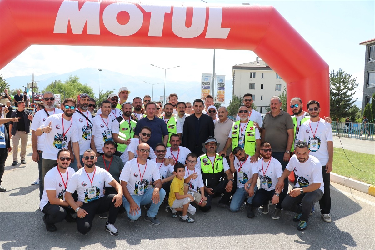 Erzincan'da, Valilik, Erzincan Belediyesi ve Erzincan Motosiklet Kulübü ortaklığında, Erzincan...