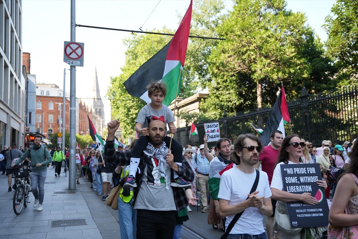 İrlanda'nın başkenti Dublin'de, Filistin'e destek amacıyla ulusal yürüyüş yapıldı. İrlanda...