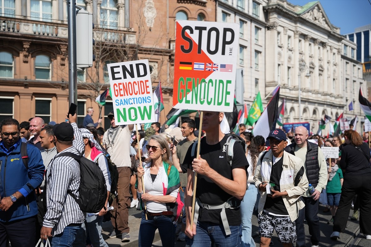 İrlanda'nın başkenti Dublin'de, Filistin'e destek amacıyla ulusal yürüyüş yapıldı. İrlanda...