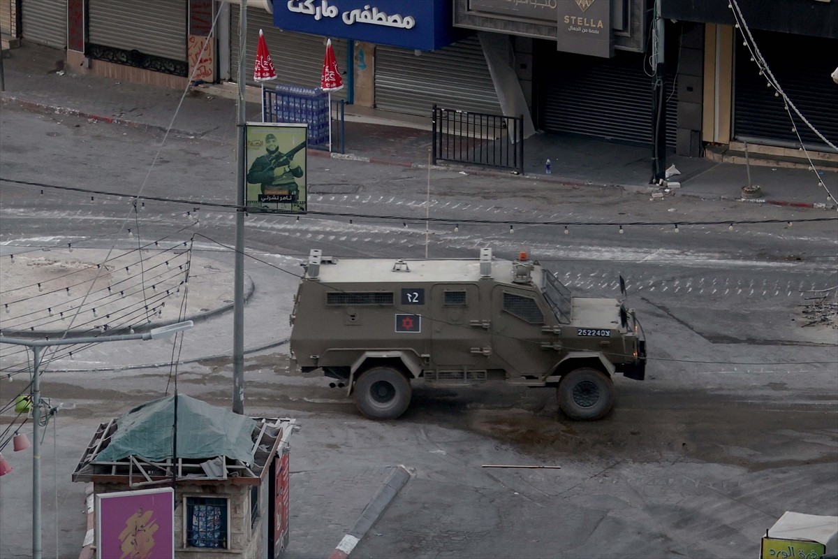 İsrail ordusunun işgal altındaki Batı Şeria'nın kuzeyindeki Cenin kenti ve Cenin Mülteci Kampı'na...