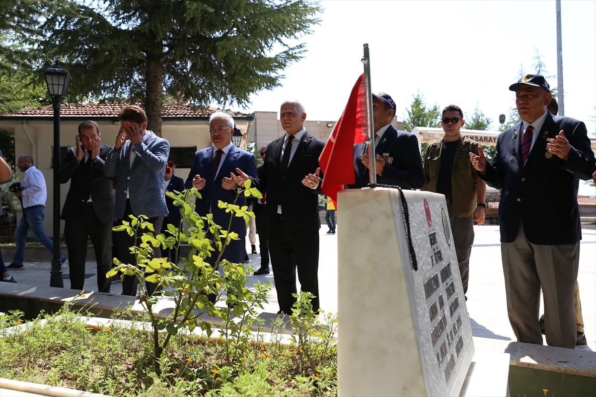 Kuzey Kıbrıs Türk Cumhuriyeti (KKTC) Cumhuriyet Meclisi Başkanı Zorlu Töre (ortada), çeşitli...