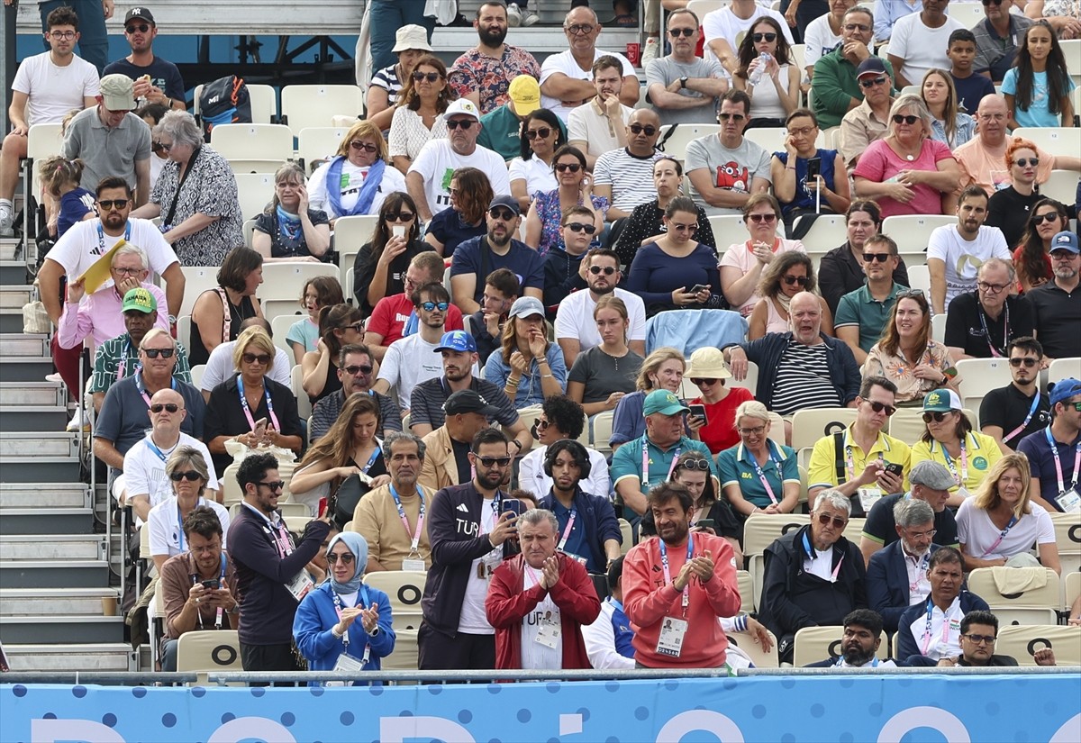 Paris 2024 Paralimpik Oyunları'nda kadınlar makaralı yay son 16 turunda milli para okçu Öznur Cüre...