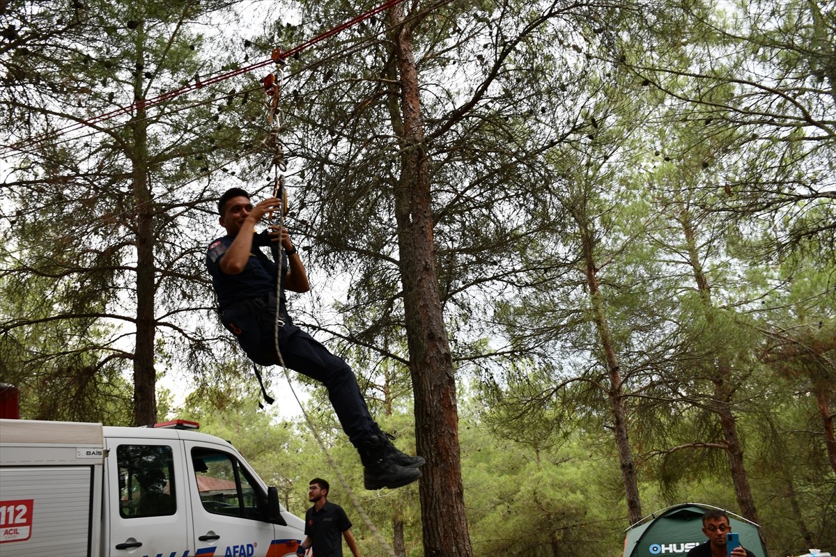 Türkiye Afet Müdahale Planı çerçevesinde AFAD Başkanlığı tarafından afetlere dirençli toplum...