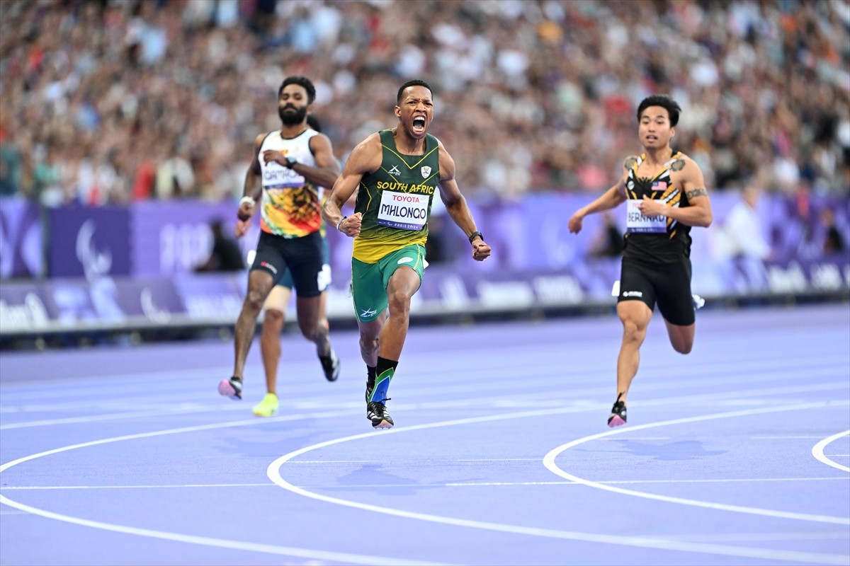 Paris 2024 Paralimpik Oyunları'nda  Para Atletizm Erkekler 100 m - T44 finalinde Güney Afrika...