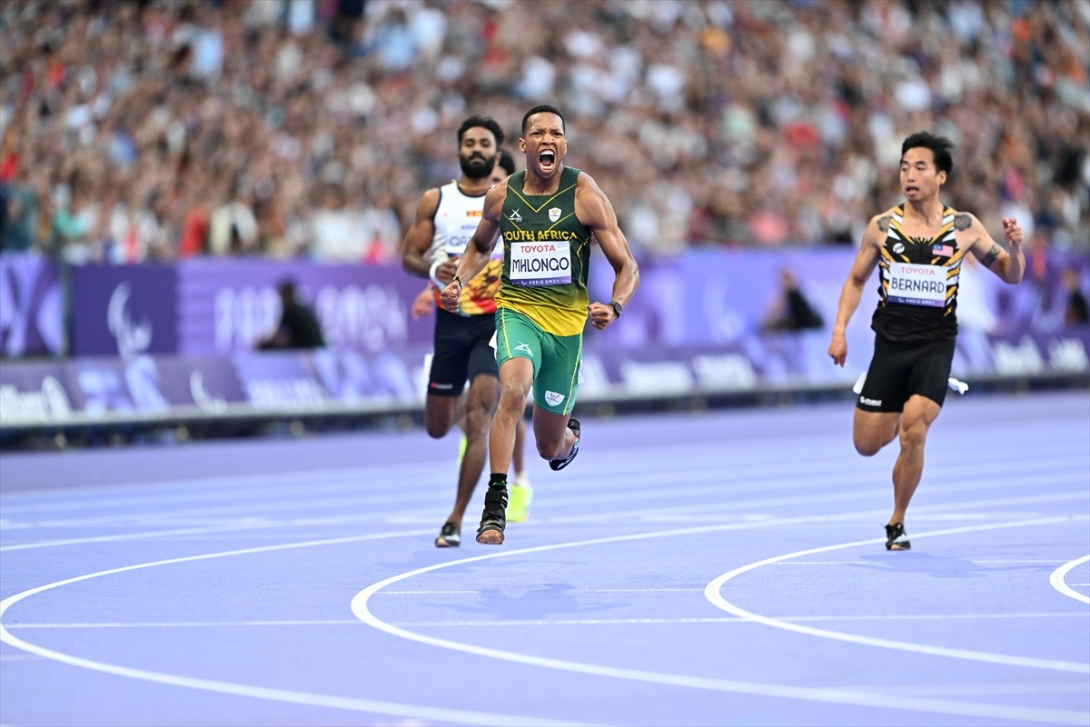 Paris 2024 Paralimpik Oyunları'nda  Para Atletizm Erkekler 100 m - T44 finalinde Güney Afrika...