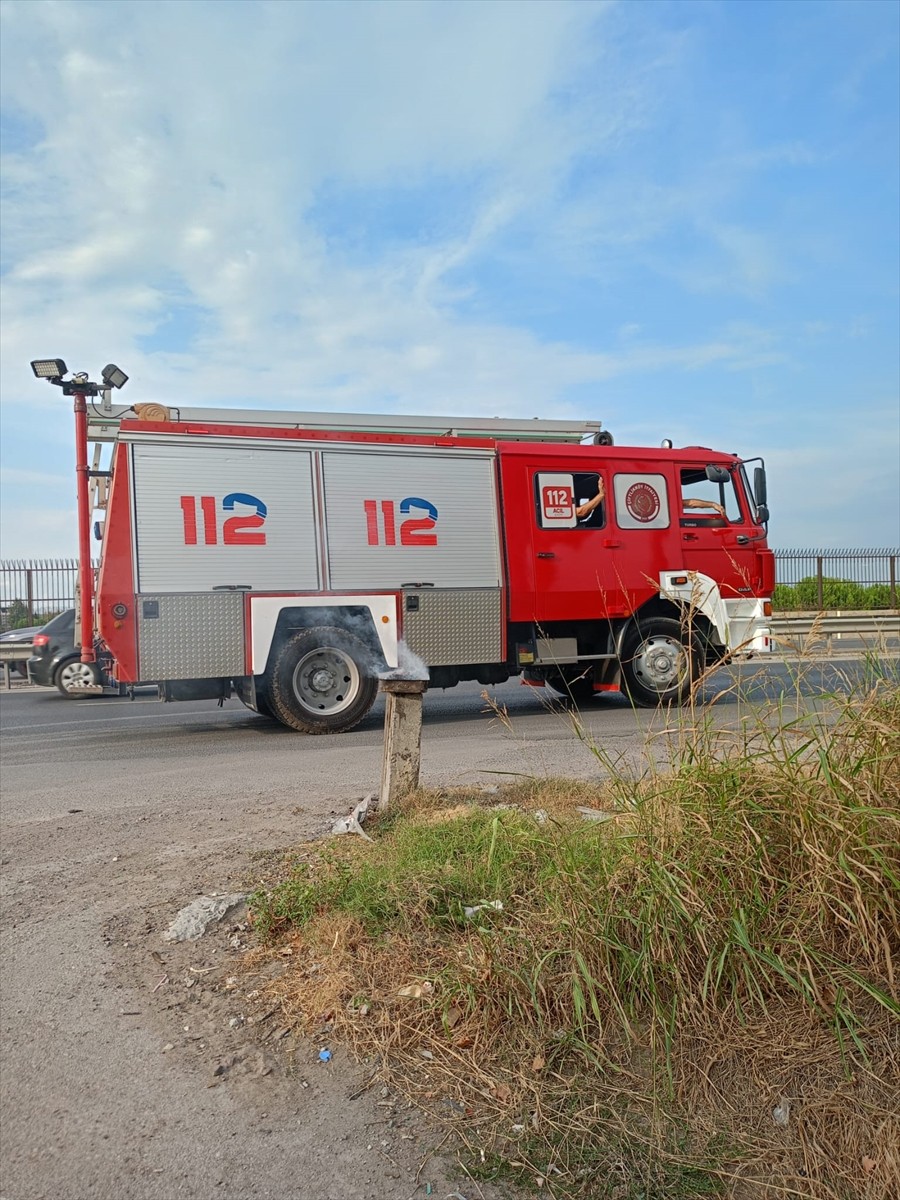 Taşköprü beldesinde "eğitim uçağının düştüğü" ihbarı üzerine bölgeye ambulans ve itfaiye ekipleri...