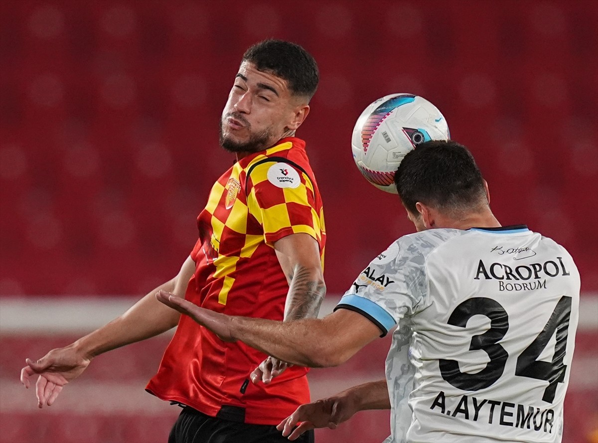 Trendyol Süper Lig'in 4. haftasında Göztepe ile Sipay Bodrum FK takımları, Gürsel Aksel Stadı'nda...