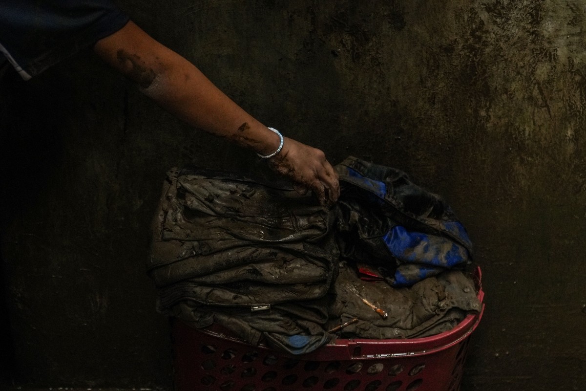 Filipinler'in kuzeyinde etkisini gösteren fırtına ve şiddetli yağışlar hayatı olumsuz etkiledi....