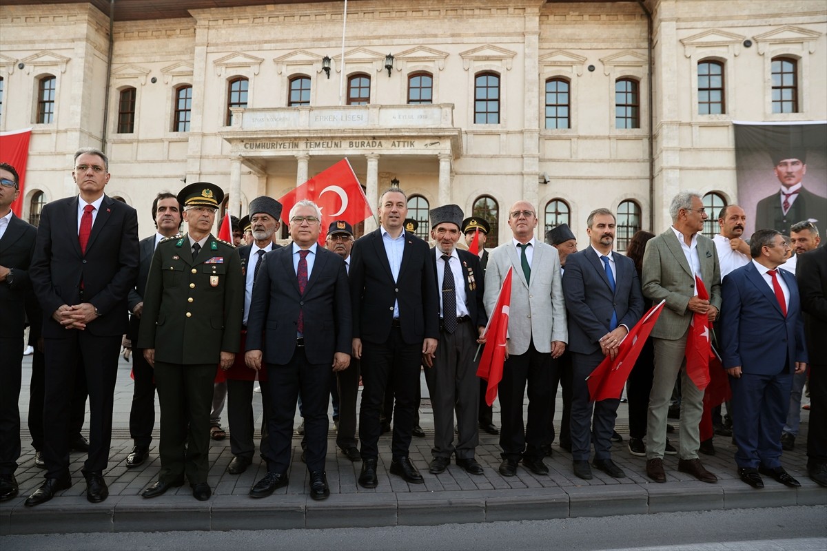 Sivas Kongresi'nin 105. yıl dönümü etkinlikleri kapsamında, Büyük Önder Mustafa Kemal Atatürk'ün...