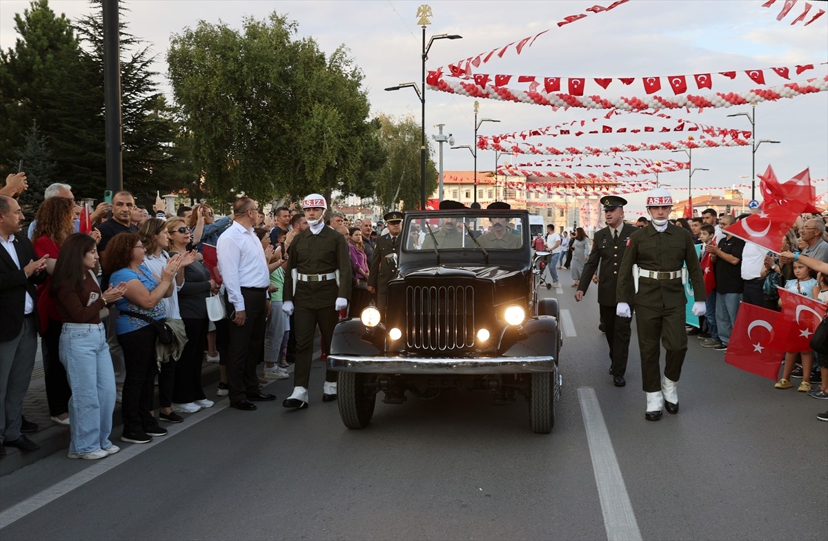 Sivas Kongresi'nin 105. yıl dönümü etkinlikleri kapsamında, Büyük Önder Mustafa Kemal Atatürk'ün...