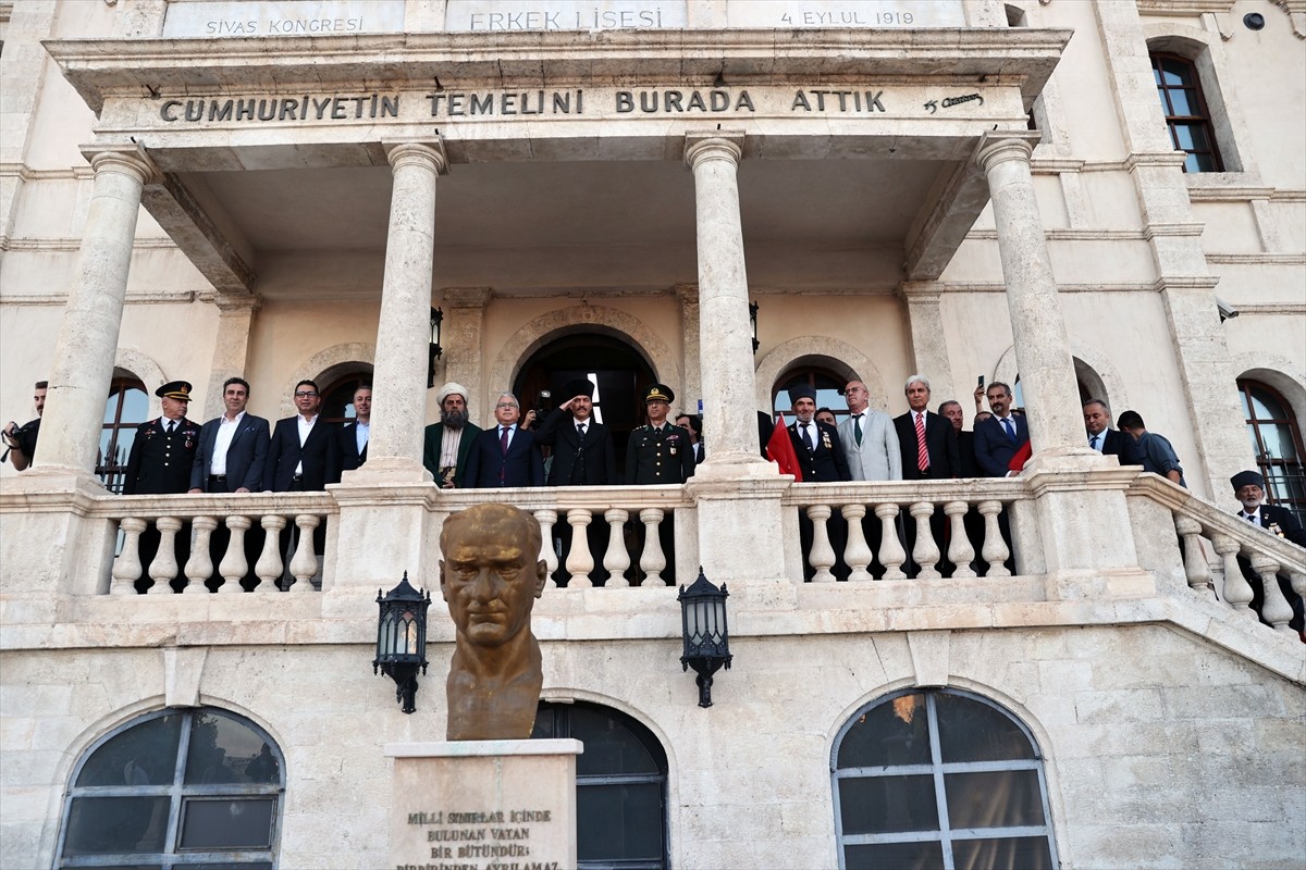 Sivas Kongresi'nin 105. yıl dönümü etkinlikleri kapsamında, Büyük Önder Mustafa Kemal Atatürk'ün...