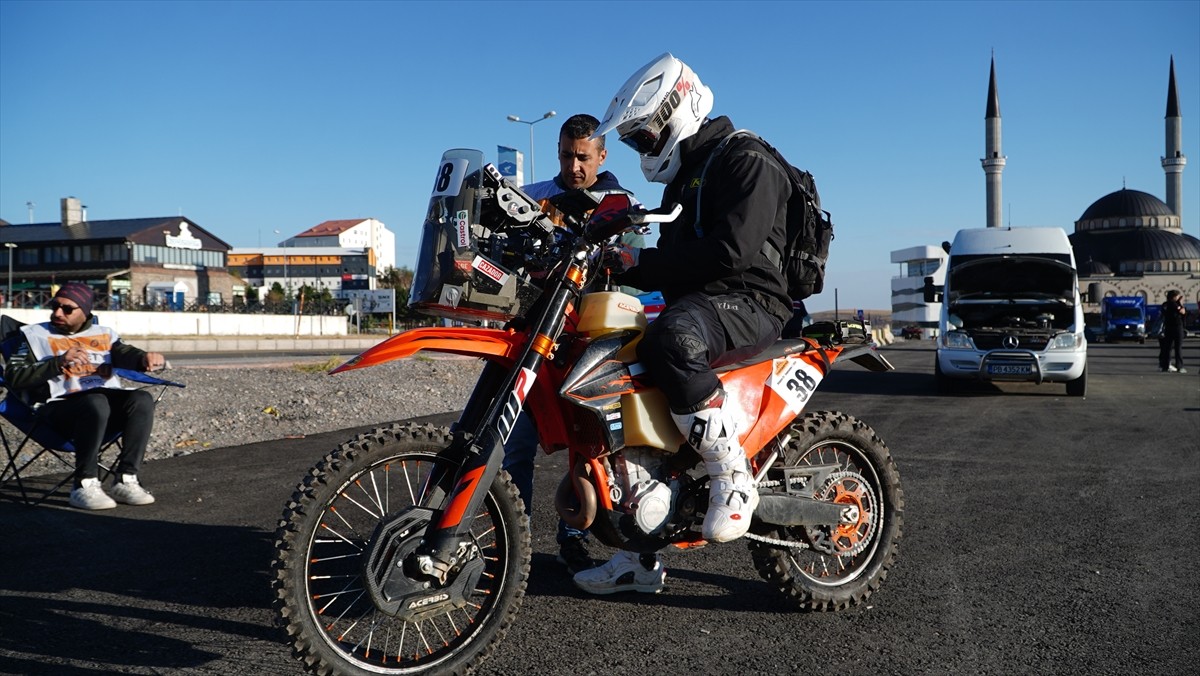 TransAnatolia Rally Raid'e katılan 91 yarışmacı Erciyes'te kamp yaptı. 