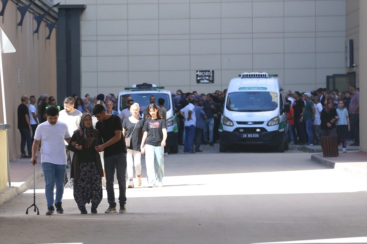 Eskişehir'de, hemşire Tuğba Koç'un evlilik yıl dönümünde ölümüne ilişkin gözaltına alınan eşi...