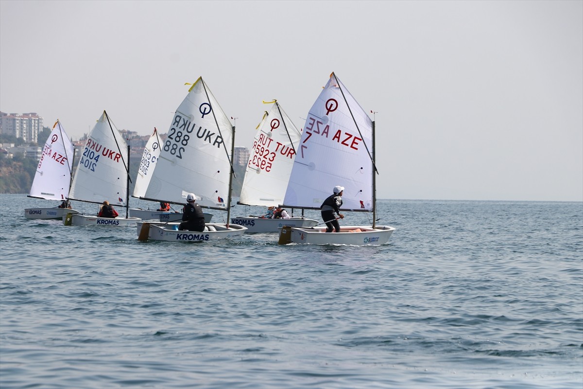 Tekirdağ'da, 8. Uluslararası Süleymanpaşa Optimist Cup Yelken Yarışları kapsamında "7. Cherry Cup"...