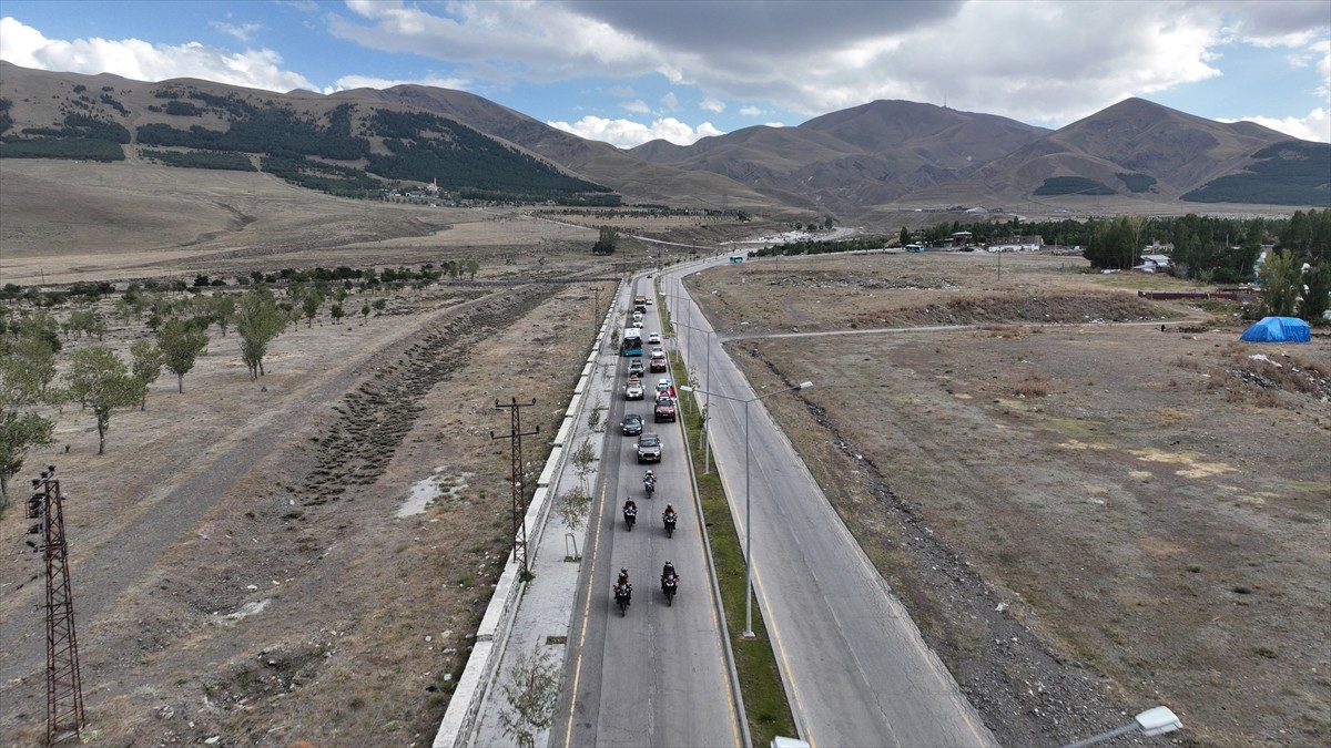 Erzurum Vakıflar Bölge Müdürlüğünün desteklediği 150 çocuk için sünnet etkinliği organize edildi....