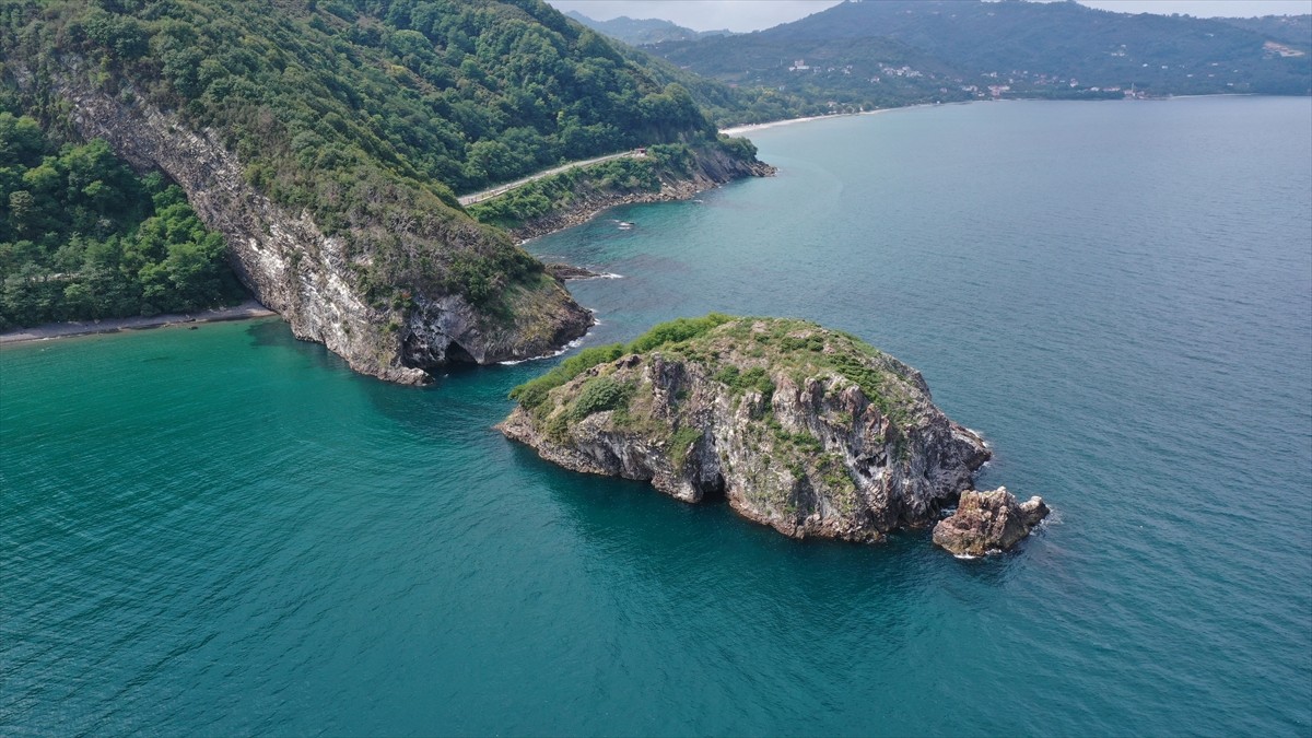 Ordu'nun "sakin şehir" ünvanlı Perşembe ilçesini yılın 8 ayında yaklaşık 700 bin yerli ve yabancı...