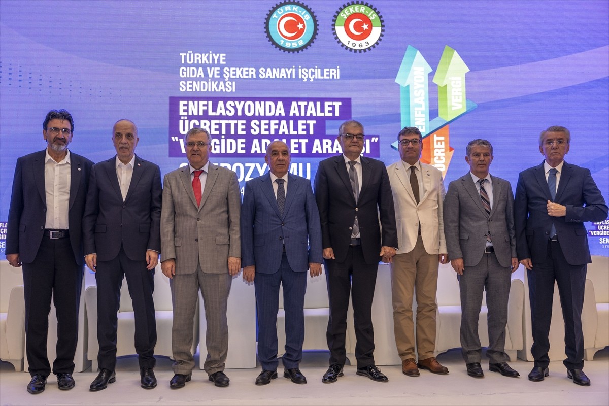 Şeker-İş Sendikası tarafından Ankara'da bir otelde, "Enflasyonda Atalet, Ücrette Sefalet, Vergide...