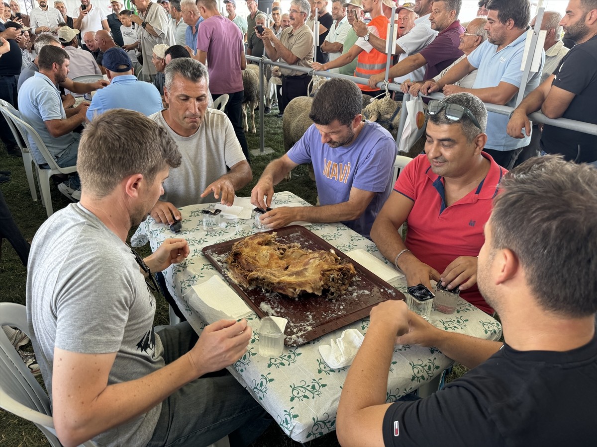 Tekirdağ'ın Süleymanpaşa ilçesinde "14. Tarım ve Teknoloji Günleri Fuarı" kapsamında "koç...