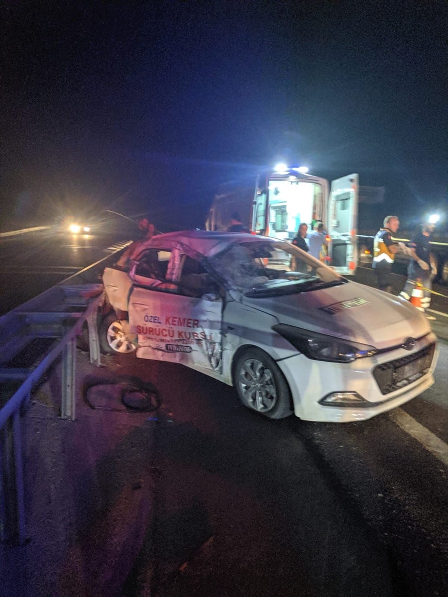 Balıkesir'in İvrindi ilçesinde meydana gelen zincirleme trafik kazasında 1 kişi öldü, 1 kişi...