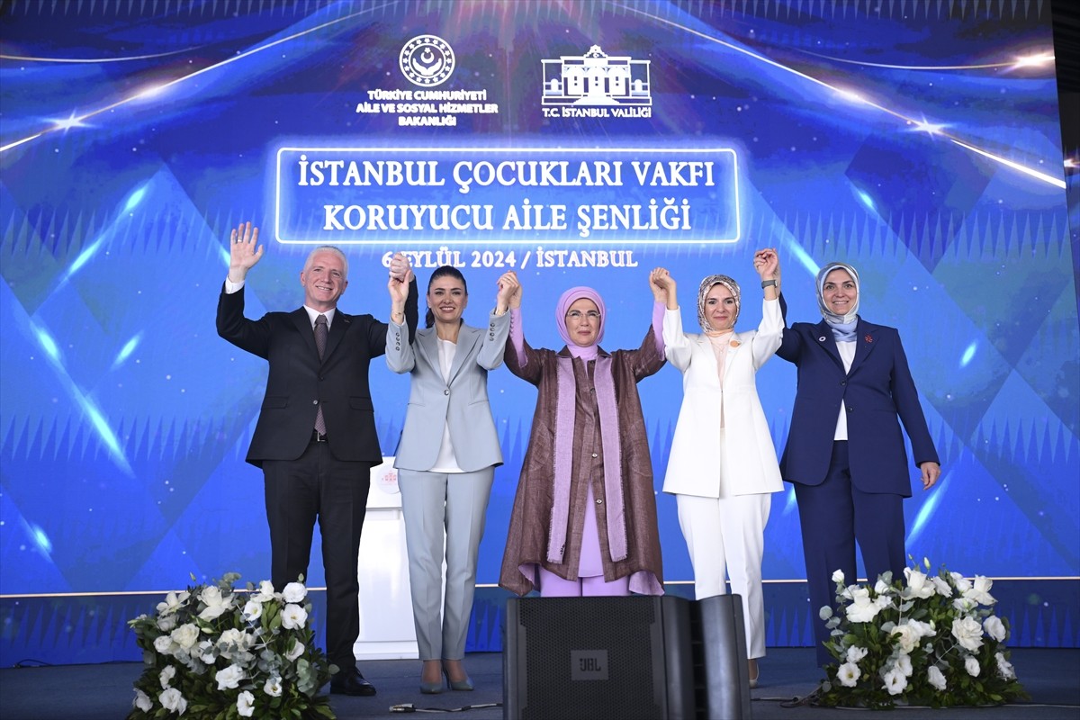 Cumhurbaşkanı Recep Tayyip Erdoğan'ın eşi Emine Erdoğan, İstanbul Valiliği tarafından düzenlenen...