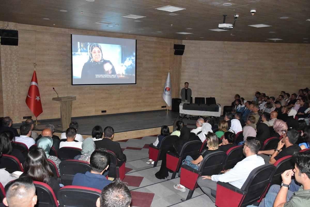 Diyarbakır annelerinin dramını anlatan "Sesler ve Yüzler" filminin gösterimi Şırnak'ta...