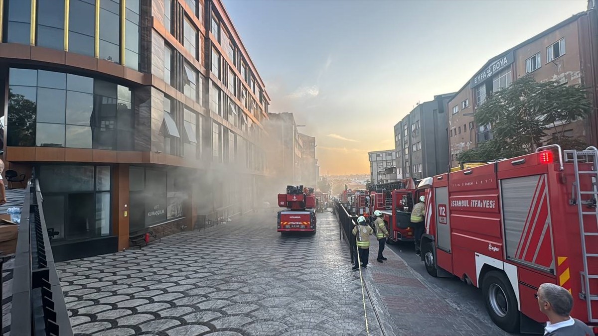 Güngören'de kumaş imalathanesinde çıkan yangın hasara neden oldu. İmalathanede hasara yol açan...