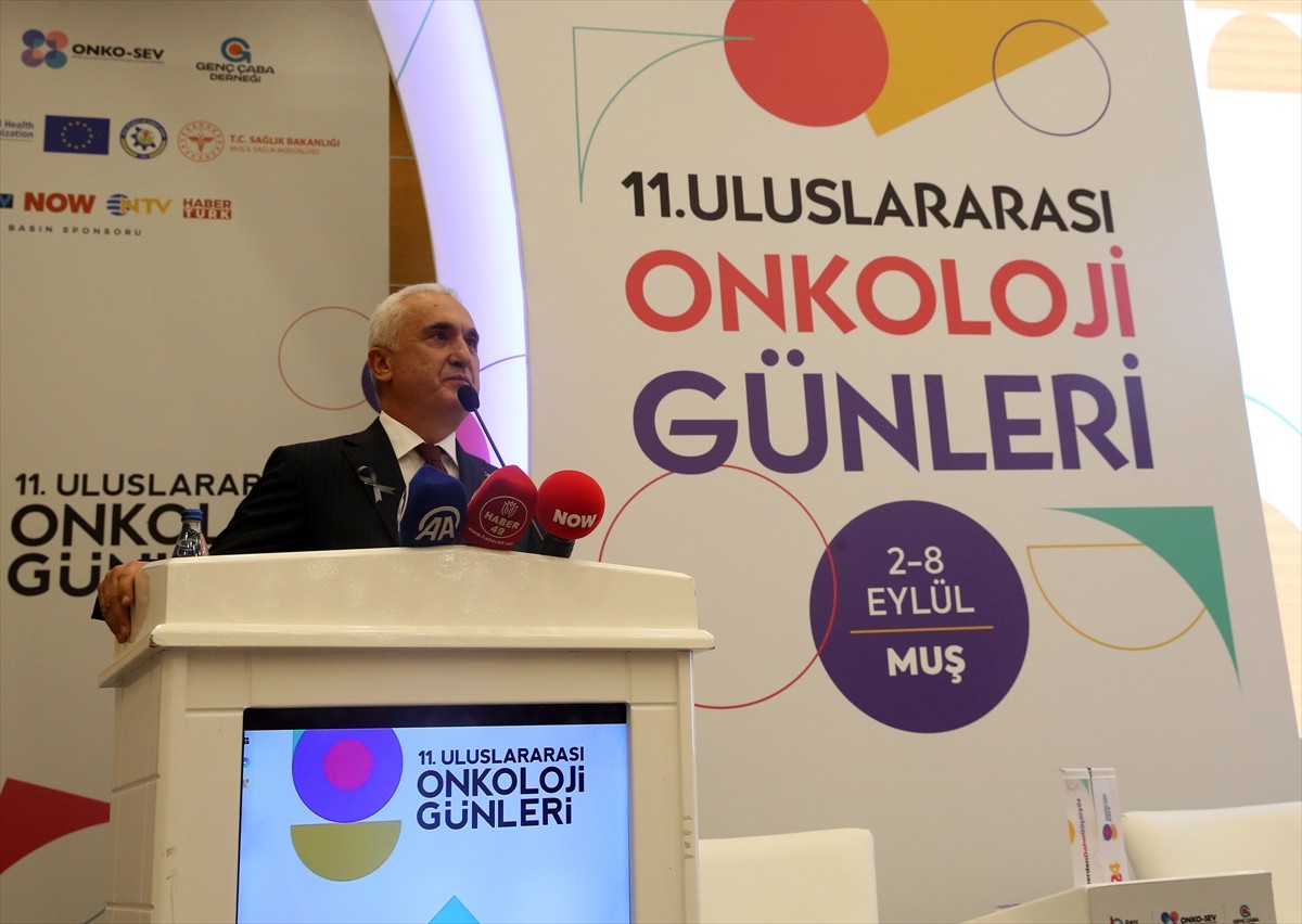 Muş'ta Genç Birikim Derneği tarafından düzenlenen "11. Uluslararası Onkoloji Günleri" etkinliği...