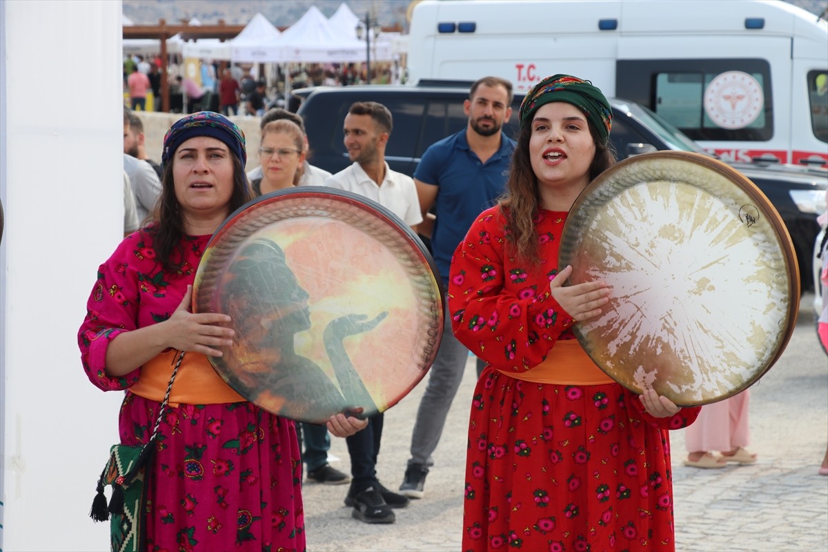 Batman'ın Hasankeyf ilçesinde "4. Su, Doğa Sporları ve Turizm Festivali" gerçekleştirildi....