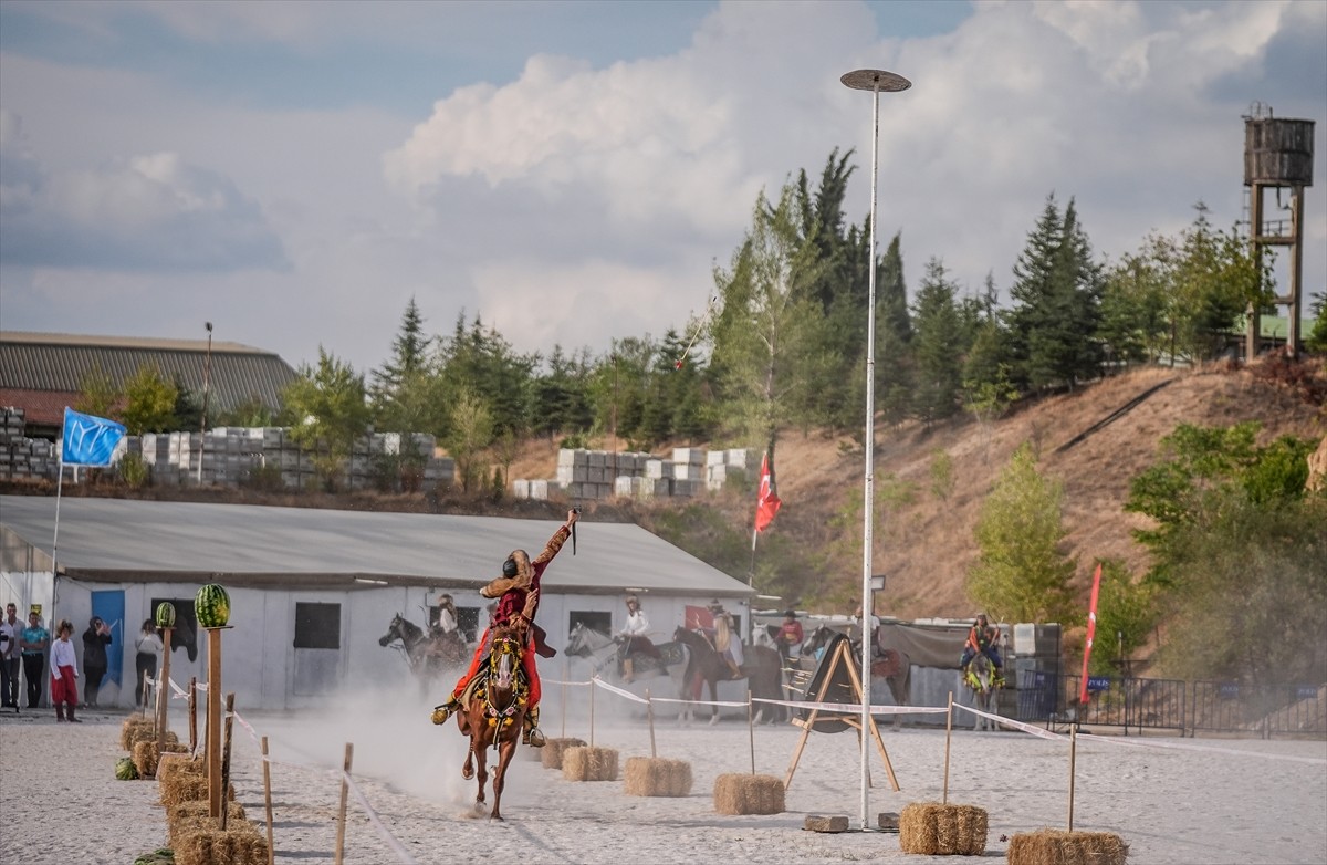 Bilecik'in Söğüt ilçesinde bu yıl 743'üncüsü düzenlenen Söğüt Ertuğrul Gazi'yi Anma ve Yörük...