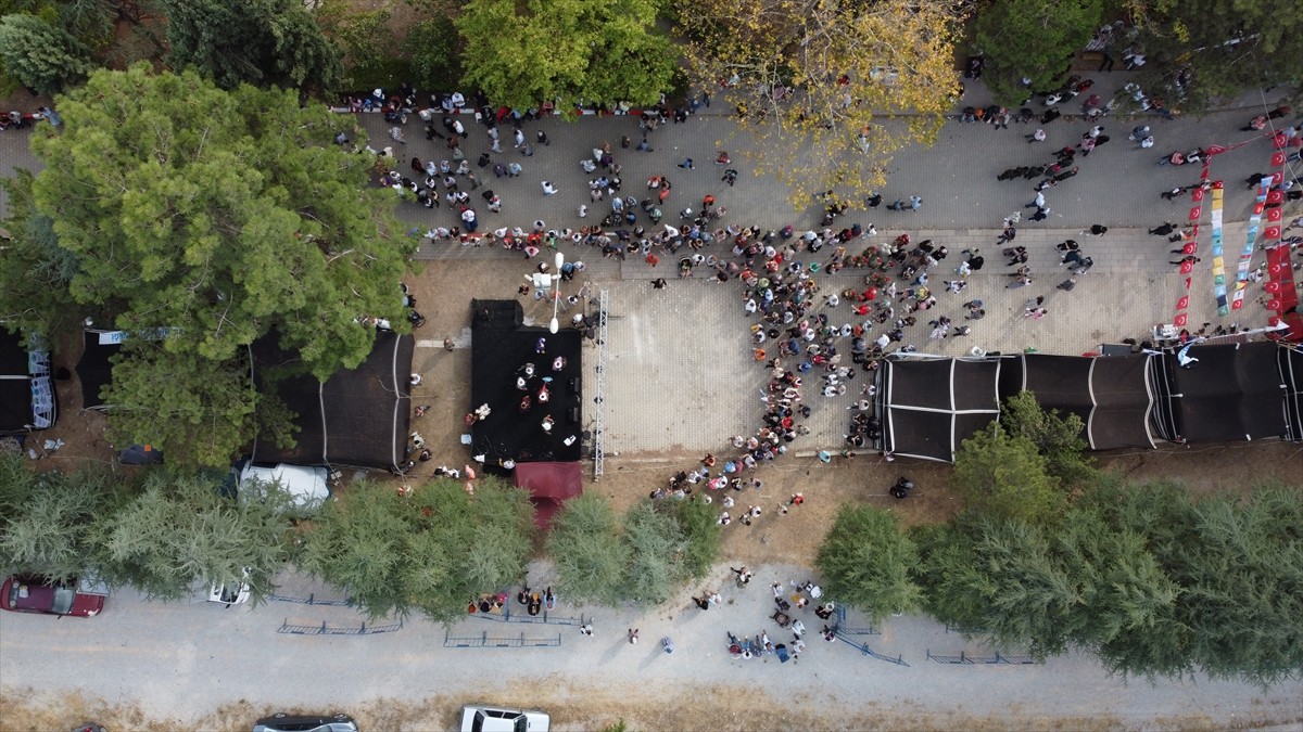 Bilecik'in Söğüt ilçesinde bu yıl 743'üncüsü düzenlenen Söğüt Ertuğrul Gazi'yi Anma ve Yörük...