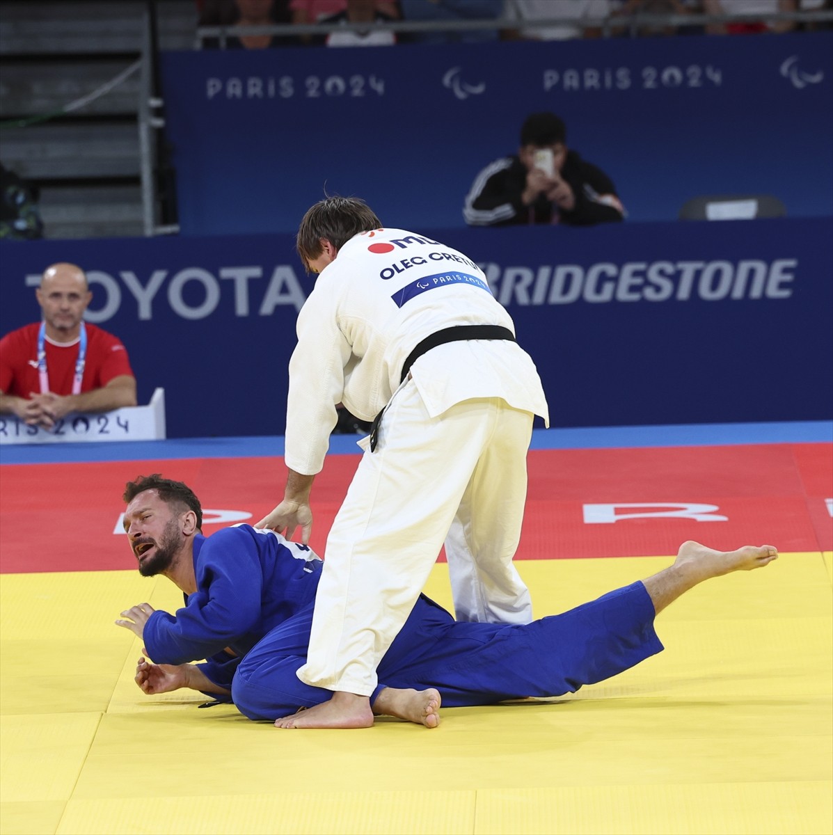 Paris 2024 Paralimpik Oyunları'nda, Champ-de-Mars Arena'daki judo müsabakalarında milli sporcu...