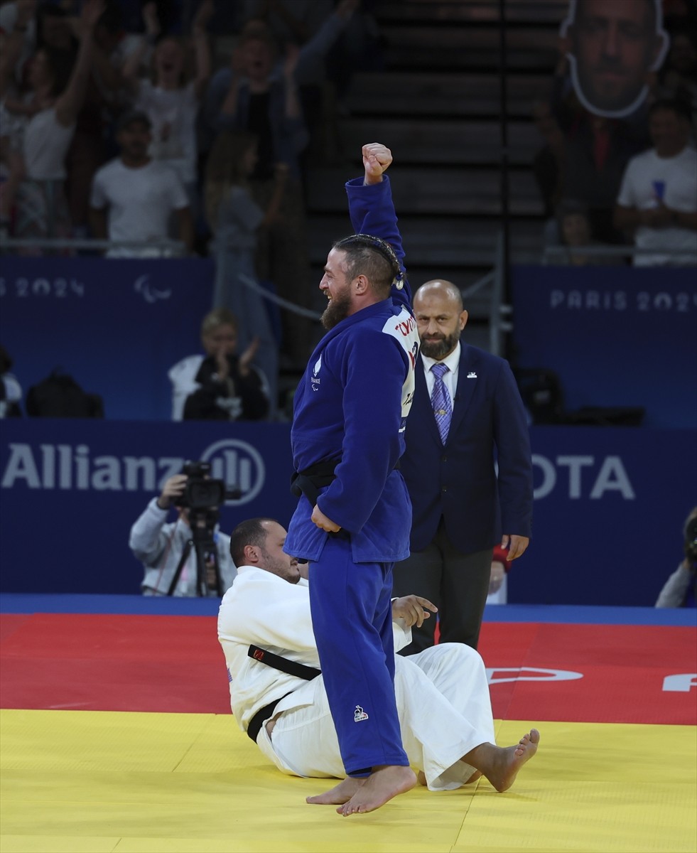 Paris 2024 Paralimpik Oyunları'nda, Champ-de-Mars Arena'daki judo müsabakalarında milli sporcu...