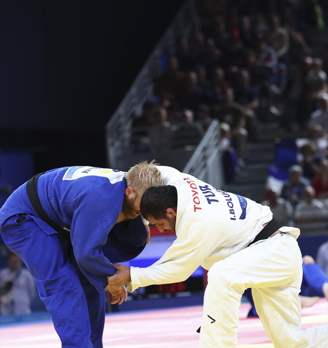 Paris 2024 Paralimpik Oyunları'nda judo erkekler +90 kilo J2 kategorisi yarı finali Champ-de-Mars...