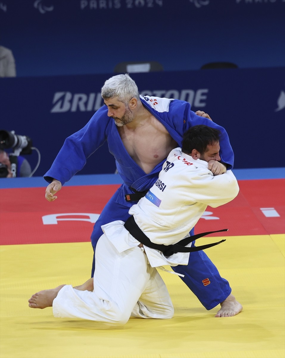 Paris 2024 Paralimpik Oyunları'nda judoda erkekler +90 kilo J2 kategorisinde İbrahim Bölükbaşı...