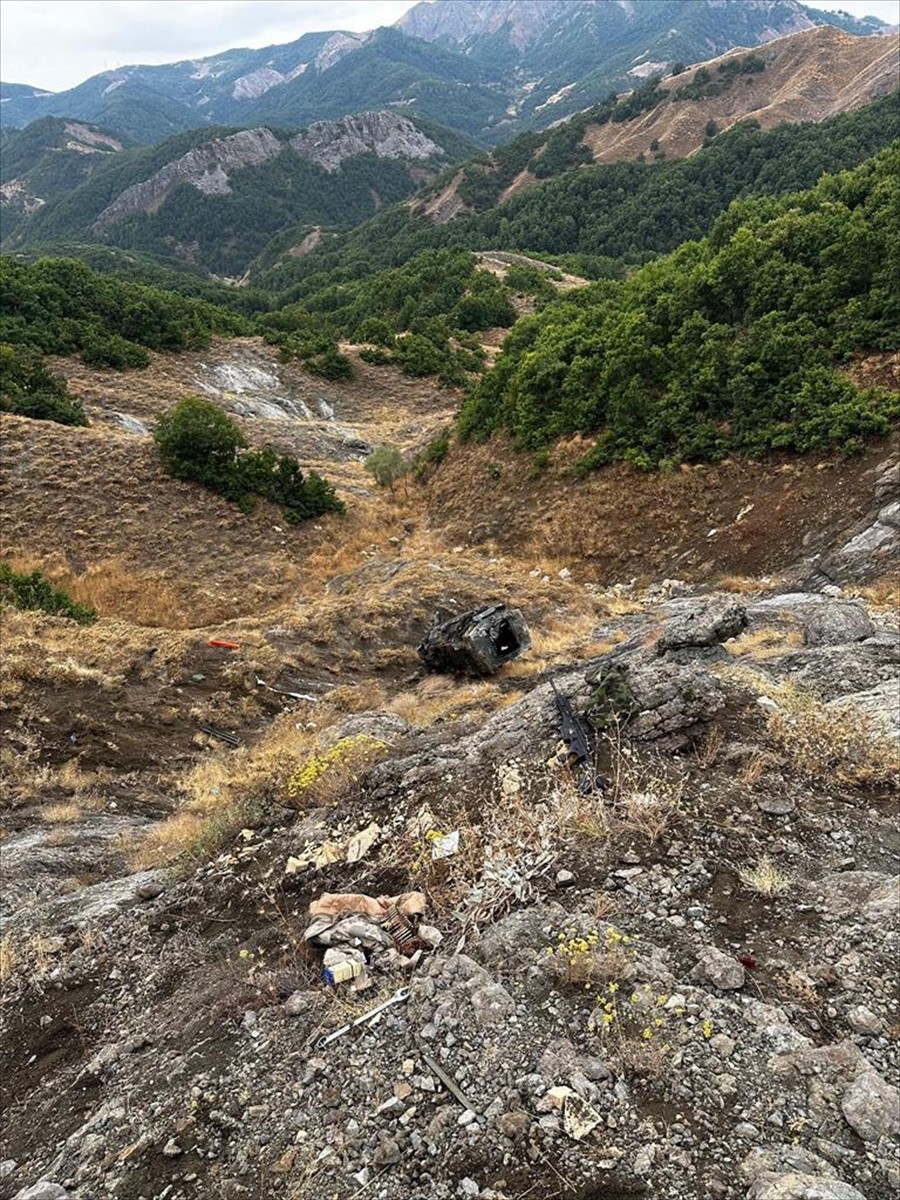 İçişleri Bakanı Ali Yerlikaya, Tunceli'nin Ovacık ilçesinde görev esnasında zırhlı aracın...