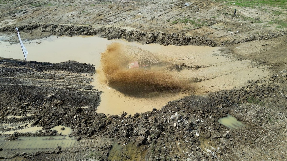 Karadeniz Off-Road Kupası 3. ayak yarışı, Ordu'da gerçekleştirildi. Yarışta sporcular, off-road...