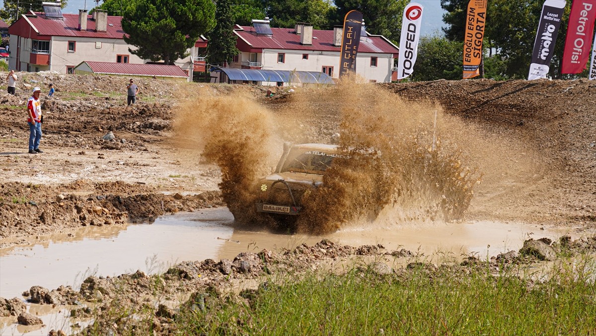 Karadeniz Off-Road Kupası 3. ayak yarışı, Ordu'da gerçekleştirildi. Yarışta sporcular, off-road...