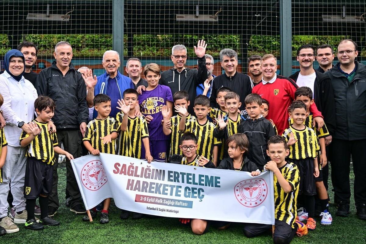 Sağlık Bakanı Kemal Memişoğlu, Ümraniye Belediyesi tarafından "Halk Sağlığı Haftası" kapsamında...