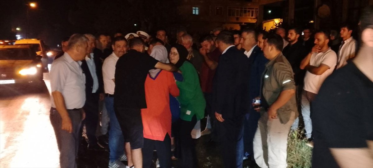 Tunceli'nin Ovacık ilçesinde zırhlı aracın devrilmesi sonucu şehit olan Jandarma Uzman Çavuş Ömer...