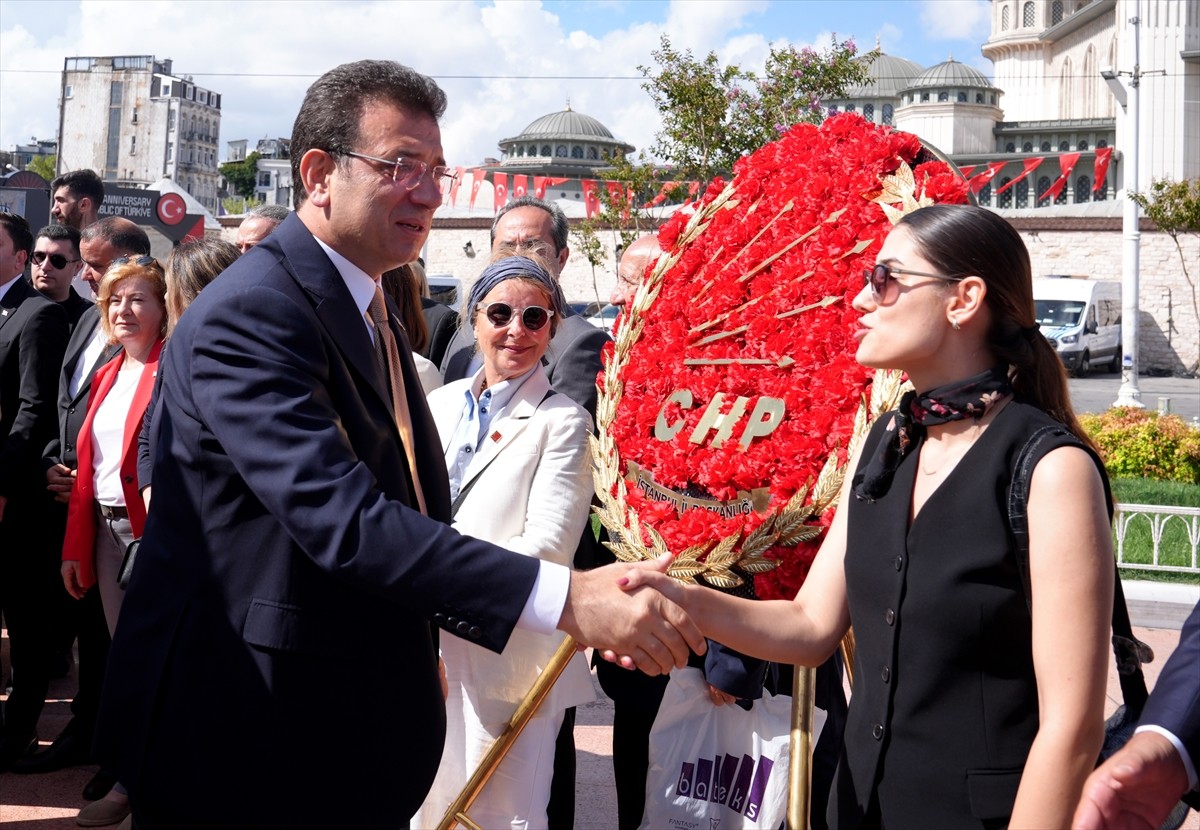 Cumhuriyet Halk Partisi (CHP) İstanbul il yöneticileri, partinin kuruluşunun 101'inci yıl dönümü...