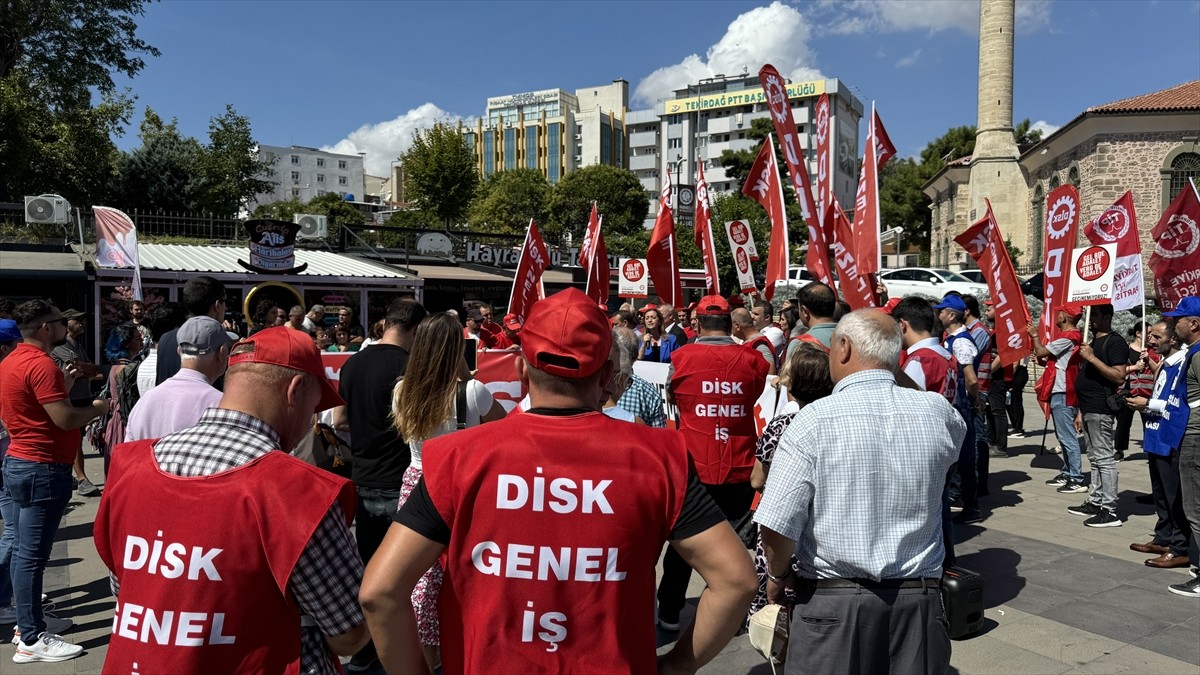 DİSK Genel Başkanı Arzu Çerkezoğlu, DİSK tarafından Tekirdağ'da düzenlenen "Trakya İşçi Buluşması"...