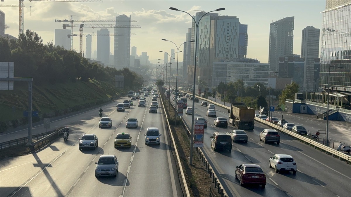 İstanbul'da haftanın ilk iş günü olması ve 2024-2025 eğitim öğretim yılının başlaması nedeniyle...